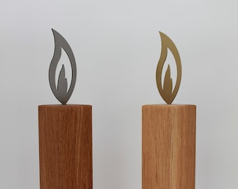 Holzdekokerze mit Metallflamme