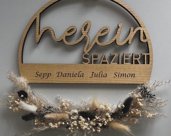 Wooden hoops with or without dried flowers