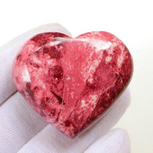 Rare Pink Thulite Heart, Natural Thulite Stone from Norway, Hand Polished Thulite Heartstone, Heart Chakra, Gift for her, Healing Crystal