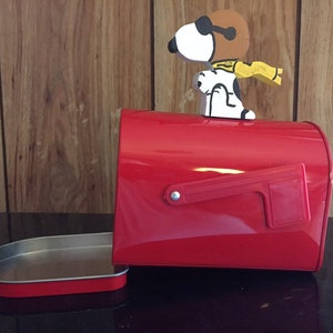 Snoopy Flying Ace Red Baron Dog House Metal Mailbox Charlie Brown Friends Handmade Decoration Topper 5”