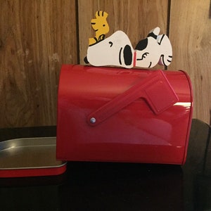 Snoopy Desk Top Woodstock Dog House Metal Mailbox Charlie Brown Friends Handmade Decoration 5”