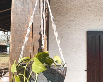 Ceramic black hanging planter