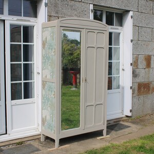 Armoire parisienne vintage tapissée / Vintage Parisian upholstered wardrobe image 3