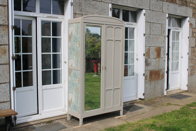 Armoire parisienne vintage tapissée / Vintage Parisian upholstered wardrobe image 3