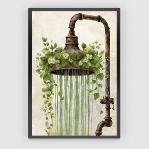Op de afbeelding: Een roestige metalen douchekop met groene wijnstokken en witte bloemen die eruit groeien. Water druppelt uit de douchekop.