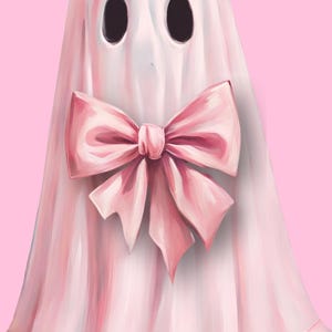 Op de afbeelding: Een grillige illustratie van een spook in een roze laken met een grote, bijpassende roze strik. Het spook heeft twee ovale zwarte ogen en een kleine neus. De achtergrond is effen roze.