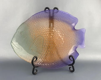 Great Condition Vintage Arcoroc ‘Poisson’ Rainbow Fish 10.5” Plate. Made in France.