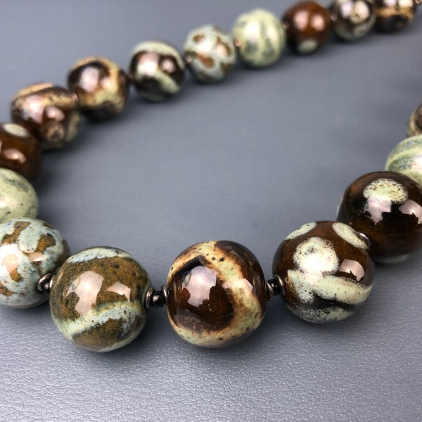 Beautiful Handmade Ceramic Kazuri Bead 18” Necklace. Made in Kenya.  MINT CONDITION.