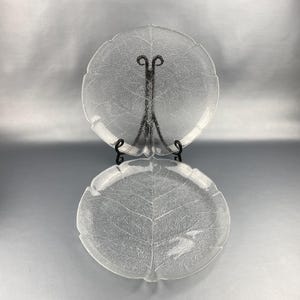 Pair of EXCELLENT CONDITION Arcoroc ‘Aspen’ Glass 11” Dinner Plates. Made in France