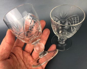 Paar fein geschliffene Kristall kleine 3 Unzen Cordial / Grappa / Sherry Ball Stem Vintage Glass