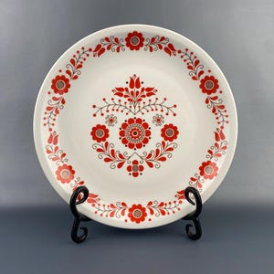 Alfoldi Porcelain Vintage Hungarian 9.5” Plate For Use or Display. Near MINT CONDITION.