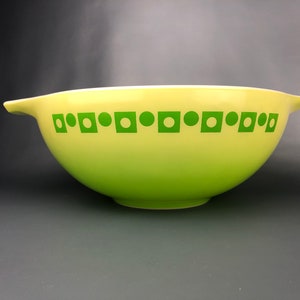 Promotional Green Pyrex large bowl Promotional Green Pyrex large bowl