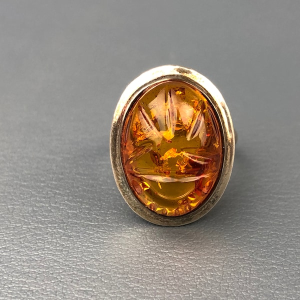 Carved Amber Cabachon Vintage Sterling Silver Ring. US Size 6