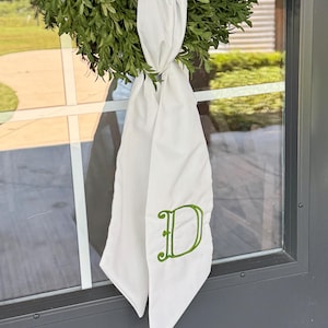 Faja de corona de lino blanco con lazo bordado con monograma personalizado, 12,9 x 135 cm