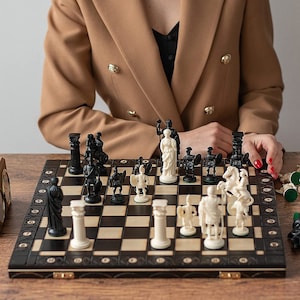 SPARTAN chess set Greece | Black & White Edition | historical chess set, ancient armies chess| elegant, black chess board | 40cm