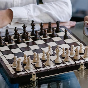 Master of Chess Large CLASSIC TOURNAMENT No.4 Wooden Chess Set 42 x 42 cm Great Chess Board & Staunton Pieces! (Burnt squares on chessboard)