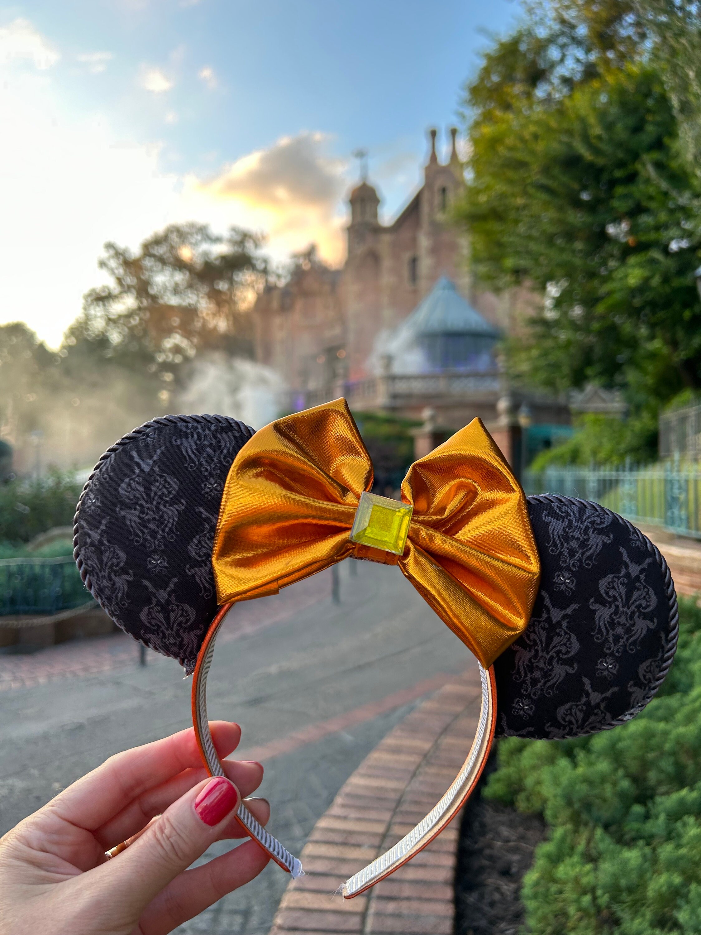 Disney Minnie Mouse Glow-in-the-Dark Spiderweb Ears Headband