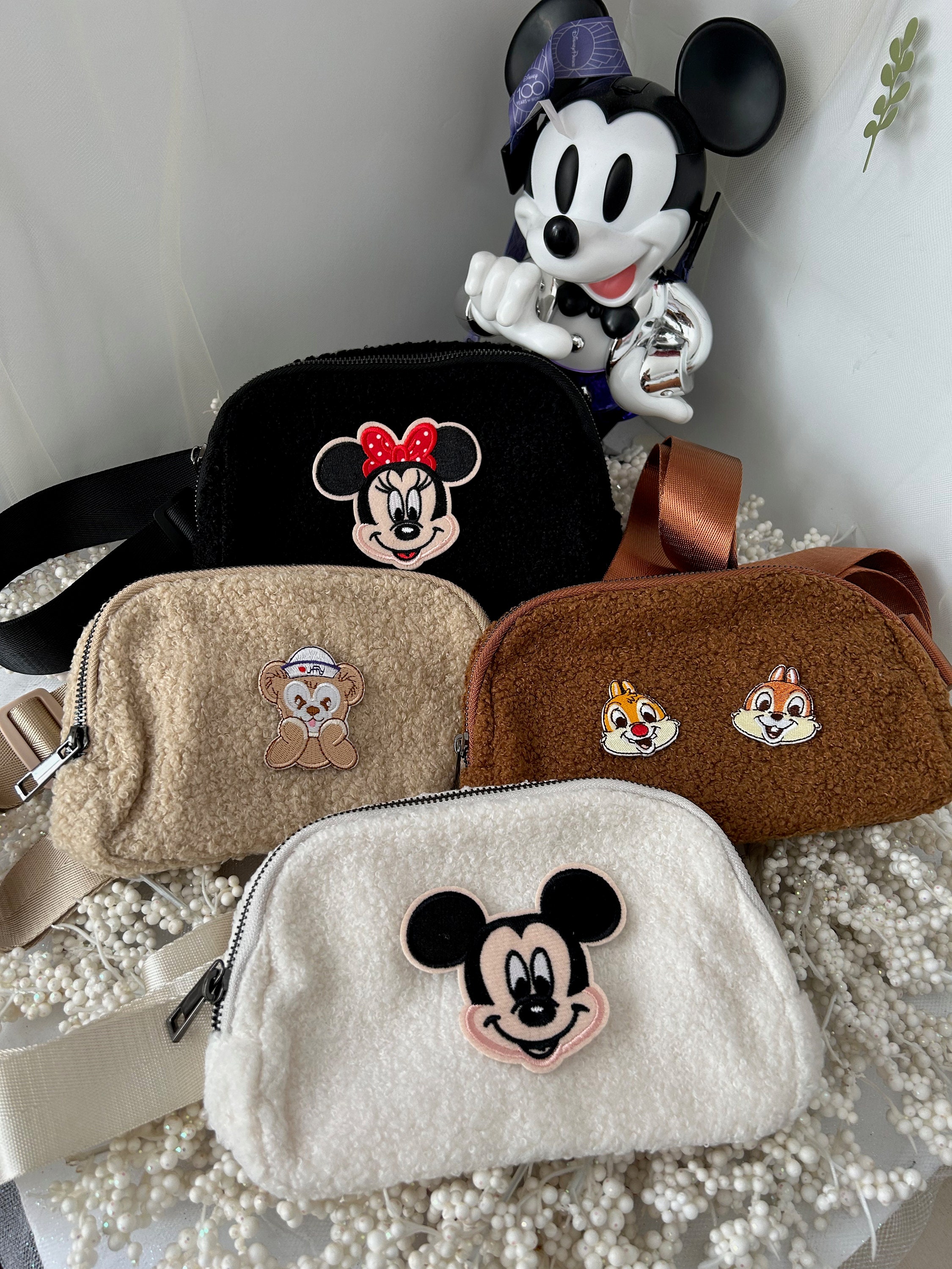 Sherpa Disney Fanny Pack for Adults, Black Fuzzy Minnie Belt 