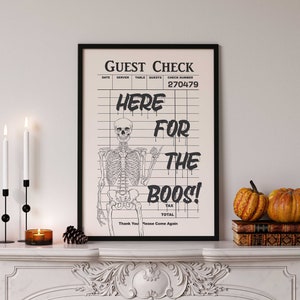 Wydruk czeku gościa na Halloween, modna sztuka ścienna, tutaj dla Boos, dekoracja do druku na Halloween, upiorna sztuka ścienna do wózka barowego