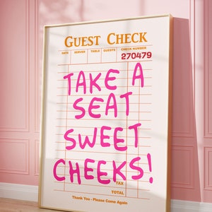 トレンディなレトロなウォールアート、ゲストチェックポスター、ピンクオレンジのウォールプリント、Take a Seat Sweet Cheeks、ガーリーなウォールアート、かわいい寮の部屋の装飾