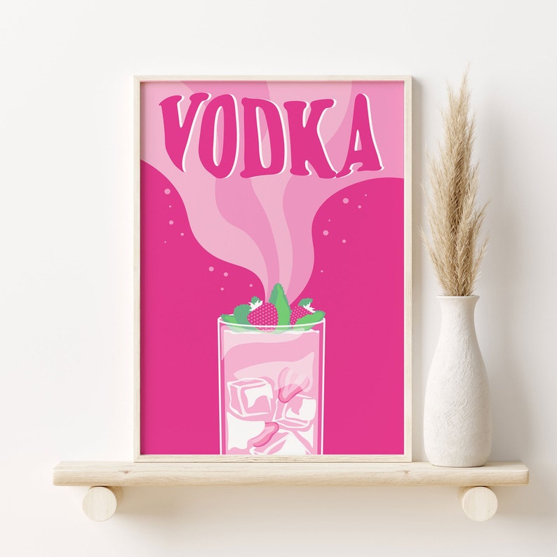 Puede incluir: Ilustraci&oacute;n rosa y verde de un vaso de vodka con fresas y cubitos de hielo. El texto "VODKA" est&aacute; en una fuente retro rosa.