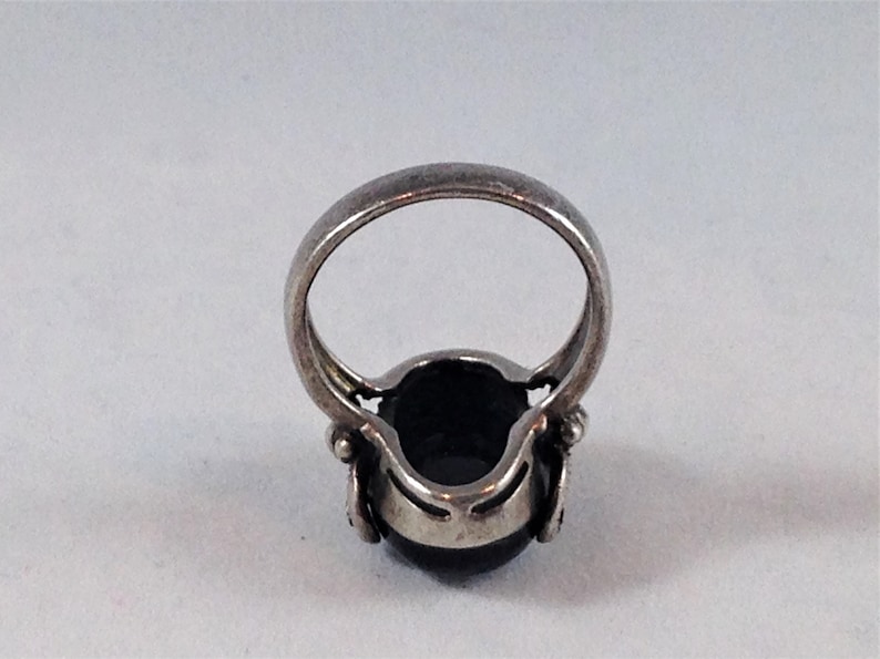 Big Shiny Onyx Cabochon and Marcasite Big Beautiful Sterling Silver Vintage Ring with Curled and Textured Prongs Ring Size 7