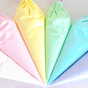 Piping Bags - Tipless Piping Bags - Disposable Piping Bags - Cookie Decorating - Cake Decorating - Baking Supplies