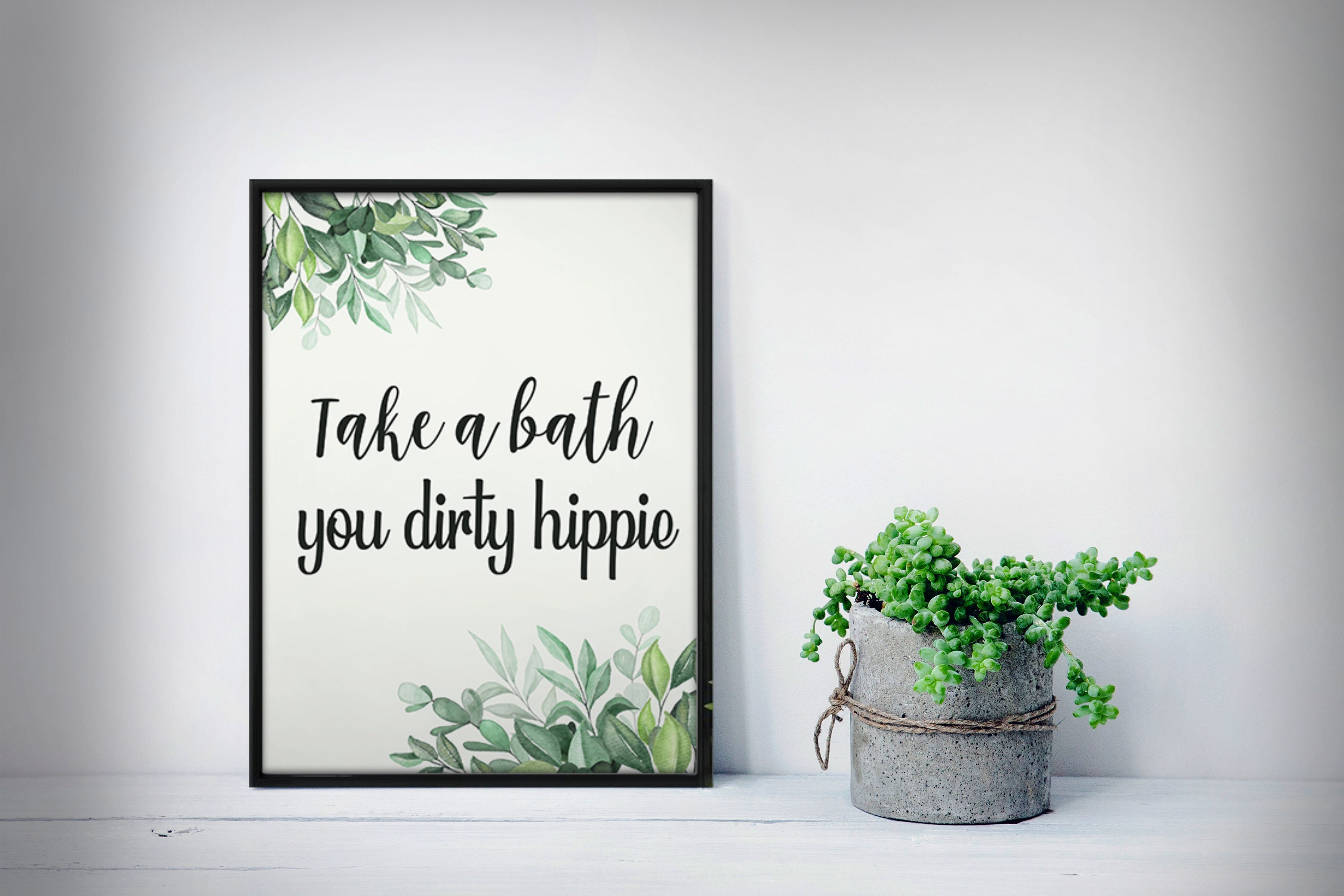 Divertente targa in metallo con scritta in lingua inglese Mermaid Bathroom Take A Bath You Dirty Hippie, decorazione per la casa, poster decorativo da parete, in metallo, 20 x 30 cm