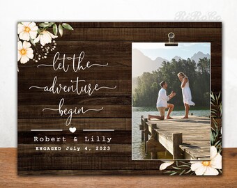 ENGAGEMENT GESCHENKE für Paare, personalisierte Hochzeitsfotorahmen, Lassen Sie das Abenteuer beginnen, 4x6 Bild