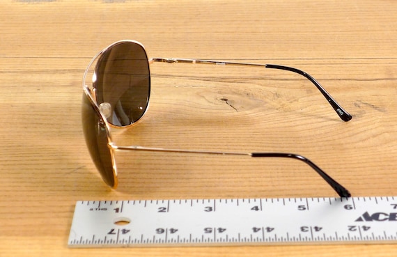 VINTAGE WRAP AVIATOR SUNGLASSES Vintage Gold Tone Italian Wrap Around Aviator Sunglasses  main image 2