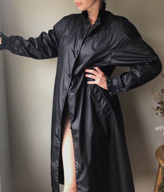 Dramatic 80s Vintage Coat - image 2