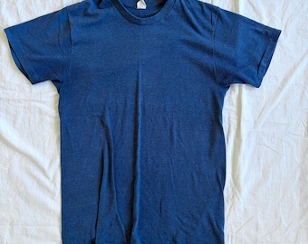 Vintage Late 80s Lee Blank Blue T-Shirt | Single Stitch Made in USA 50/50 Blend | Retro Soft Thin Minimalist Tee | Medium 38-40
