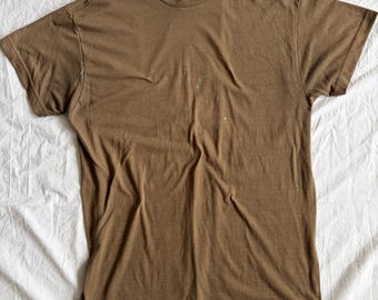 Vintage 80s Blank T-Shirt | Coyote Brown Tee | Distressed Retro Workwear | Essential Earth Tone Soft Poly Top