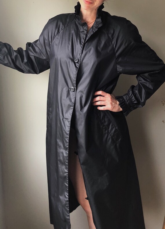 Dramatic 80s Vintage Coat - image 4