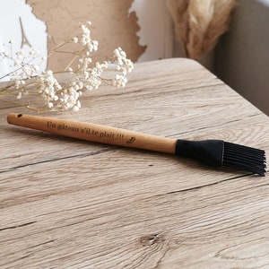 Customizable Bamboo Kitchen Brush - Personalized and Engraved Brush in Wood and Black Silicone