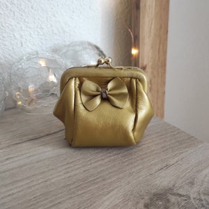 Genuine leather bow bow coin purse Vintage clic clac clasp purse Flowery interior leather purse image 4