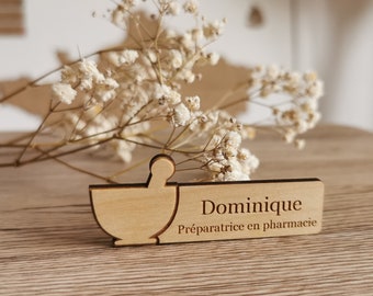 Badge en bois Préparatrice / Préparateur en pharmacie personnalisé - badge pharmacie - badge personnalisé - badge bois - badge - badges