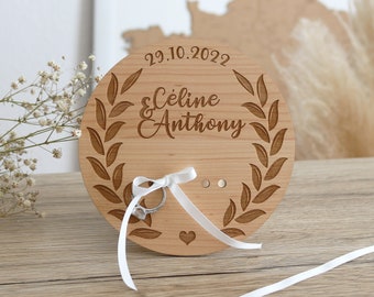 Personalized wooden wedding ring holder - Wooden wedding ring holder - Personalized wedding wedding ring door First name and date - Laurier wedding