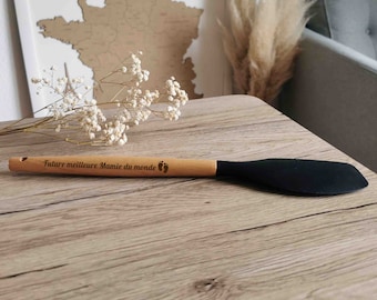 Customizable bamboo kitchen spatula - Personalized and engraved wooden and black silicone spatula - Maryse silicone spatula
