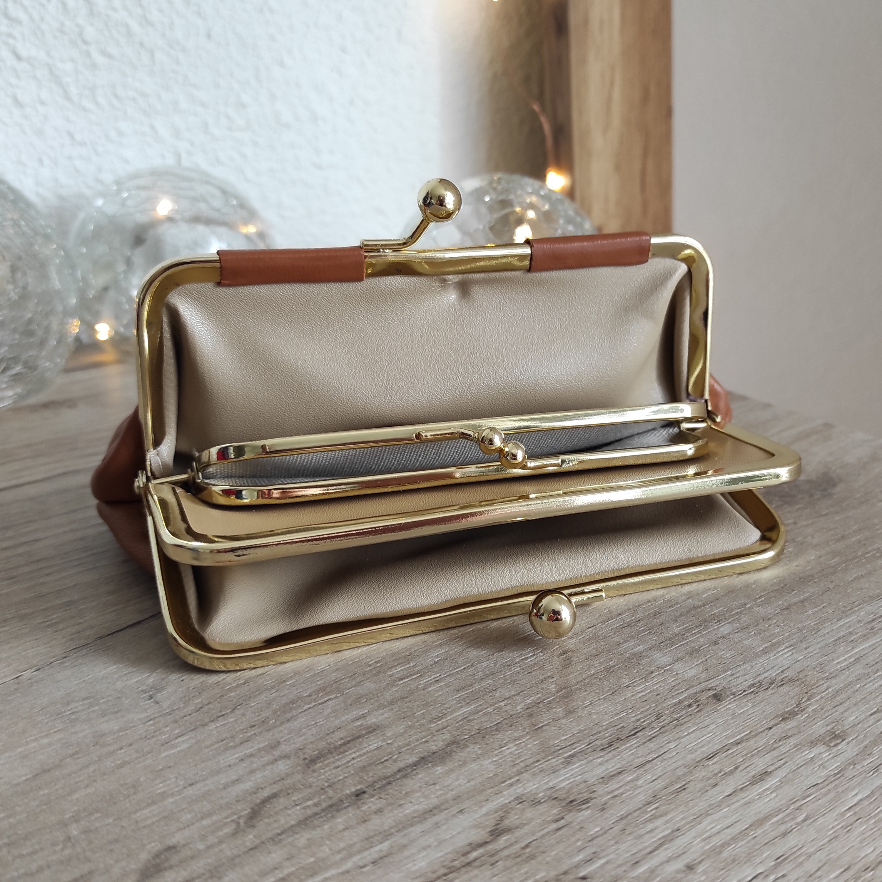 【TOUT Y EST】PORTE MONNAIE CLIQUET Grand porte monnaie vintage fermoir clic-clac doré - Porte