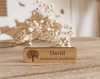 100% customizable wooden magnetic badge - Text, font and pictogram - Customizable wooden job badge - badge with first name