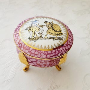 Porcelanowe pudełko na nóżkach, trumna, złoto, vintage
