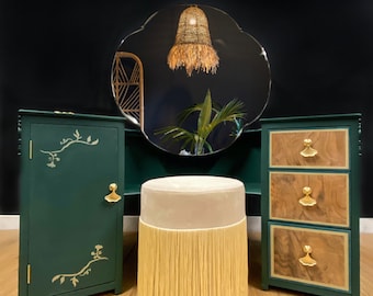 Art Deco gebogen kaptafel met unieke bloemvormige spiegel en fluwelen kruk met franjes ***lees de beschrijving