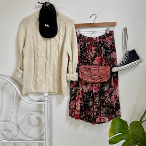 Stunning 1980s Romantic Floral Garden Midi Skirt