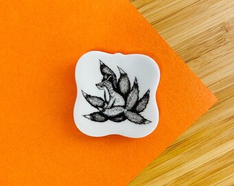 Chopstick holder ceramic Kyuubi no Kitsunie black white anime manga japanese fox czech porcelain gift for sushi lovers Japanese food