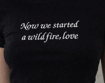 Top corto bordado personalizado para despedida de soltera o cumpleaños.