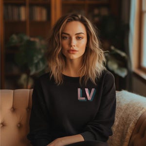 Besticktes Unisex T-Shirt oder Sweatshirt mit Schatten-Buchstabe
