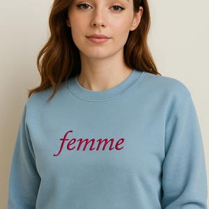 Geborduurde dameshoodie met ronde hals of hoodie | Esthetisch damessweater | Dames ronde hals | Pride-sweater | Pride-shirt | Lesbisch shirt