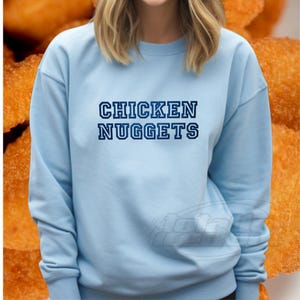 &#39;Chicken Nuggets&#39; Besticktes Sweatshirt mit Rundhalsausschnitt