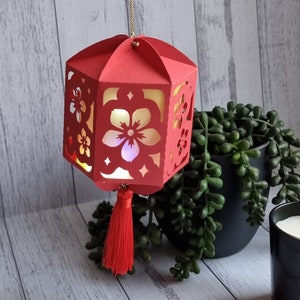 CraftiSVG Blossom Hexagon Lantern Gift Box SVG. Makes a beautiful decoration